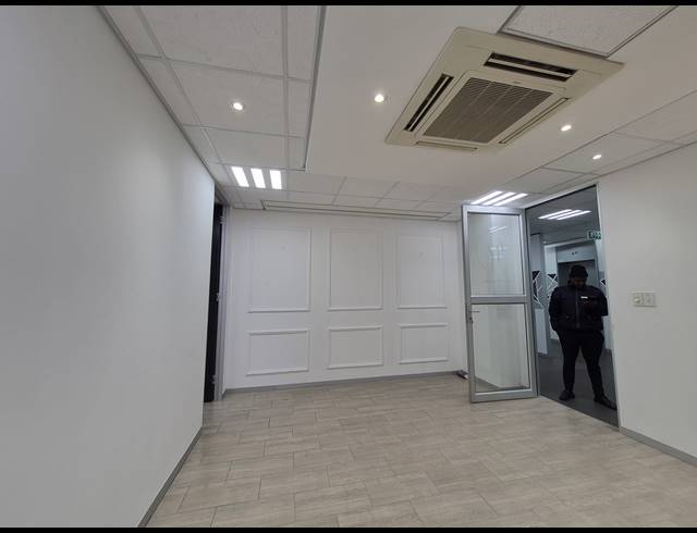 70M² OFFICE TO LET IN ROSEBANK